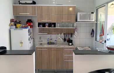 Imagem: O apartamento possui 3 Dormitórios, 1 Banheiro, 1 Vaga na garagem