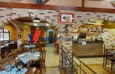 Imagem: A casa possui 3 Dormitórios, 5 Banheiros, 308m² de Área