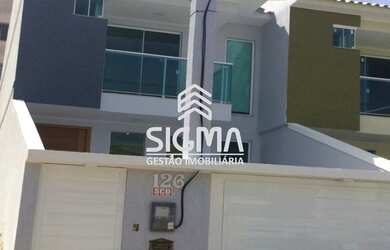 Imagem: A casa possui 3 Dormitórios, 3 Banheiros, 2 Vagas na garagem