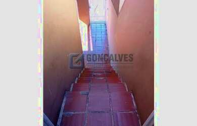 Imagem: A casa possui 2 Dormitórios, 1 Banheiro, 1 Vaga na garagem