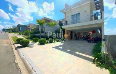 Imagem: A casa em condomínio possui 3 Dormitórios, 4 Banheiros, 4