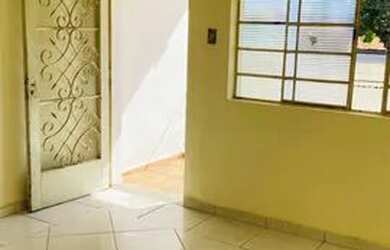 Imagem: A casa para alugar possui 2 Dormitórios, 2 Banheiros e 155m²