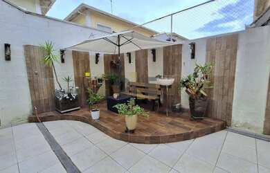 Imagem: A casa em condomínio possui 3 Dormitórios, 2 Banheiros, 2