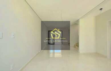 Imagem: A casa possui 3 Dormitórios, 4 Banheiros, 2 Vagas na garagem