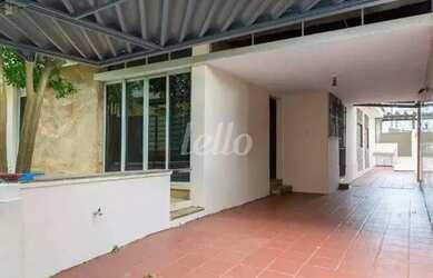 Imagem: A casa possui 4 Dormitórios, 3 Banheiros, 2 Vagas na garagem