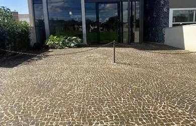 Imagem: O depósito possui 3 Vagas na garagem, 255m² de Área e está