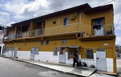 Imagem: A casa possui 5 Dormitórios, 5 Banheiros, 250m² de Área e