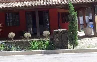 Imagem: A casa em condomínio possui 4 Dormitórios, 4 Banheiros, 4