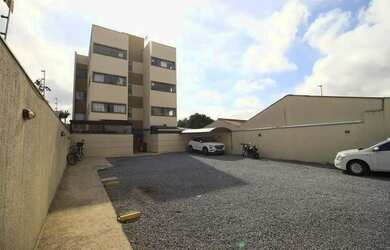 Imagem: O apartamento possui 3 Dormitórios, 1 Banheiro, 1 Vaga na garagem