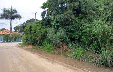 Imagem: O terreno possui 450m² de Área e está localizado em Caravelas