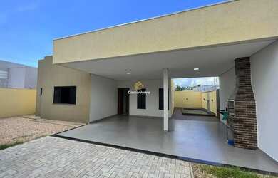 Imagem: A casa possui 3 Dormitórios, 2 Banheiros, 4 Vagas na garagem