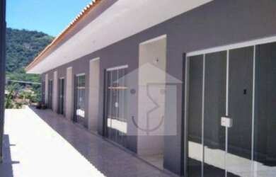 Imagem: A casa possui 1 Dormitório, 1 Banheiro, 1 Vaga na garagem