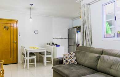 Imagem: O apartamento possui 2 Dormitórios, 1 Banheiro, 1 Vaga na garagem