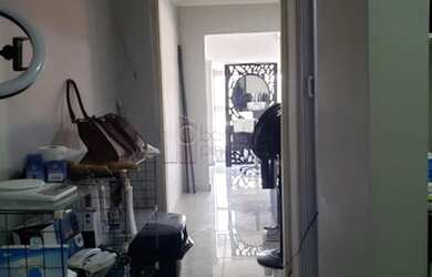 Imagem: A casa possui 2 Dormitórios, 2 Banheiros, 1 Vaga na garagem