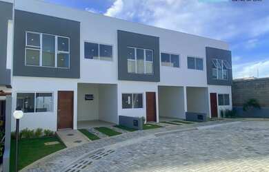 Imagem: A casa possui 2 Dormitórios, 2 Banheiros, 1 Vaga na garagem