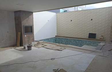 Imagem: A casa em condomínio possui 4 Dormitórios, 5 Banheiros, 4