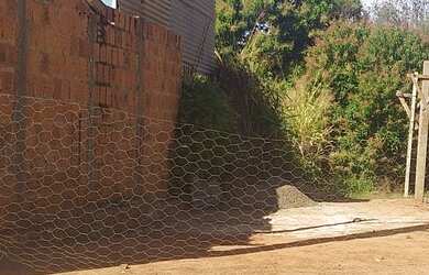 Imagem: O terreno possui 250m² de Área e está localizado em Vila