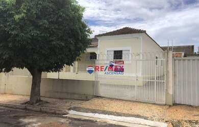 Imagem: A casa possui 3 Dormitórios, 2 Banheiros e 150m² de Área