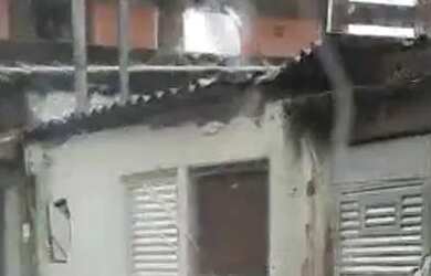 Imagem: A casa possui 1 Dormitório, 1 Banheiro e está localizado