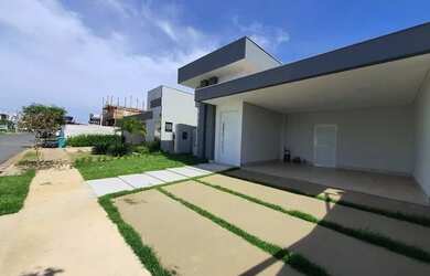 Imagem: A casa em condomínio possui 3 Dormitórios, 3 Banheiros, 4