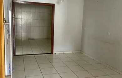 Imagem: A casa em condomínio possui 2 Dormitórios, 1 Banheiro, 2 Vagas