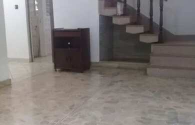 Imagem: A casa possui 2 Dormitórios, 3 Banheiros, 2 Vagas na garagem