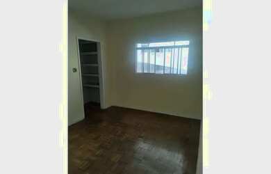 Imagem: A casa possui 1 Dormitório, 1 Banheiro, 80m² de Área e está