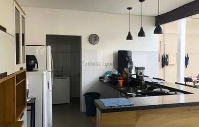 Imagem: A casa possui 3 Dormitórios, 2 Banheiros, 2 Vagas na garagem