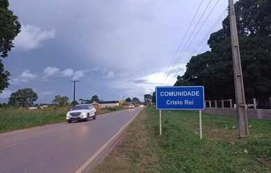 Imagem: A casa possui 2 Dormitórios, 3 Banheiros, 2 Vagas na garagem