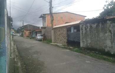 Imagem: A casa possui 2 Dormitórios e está localizado em Centro