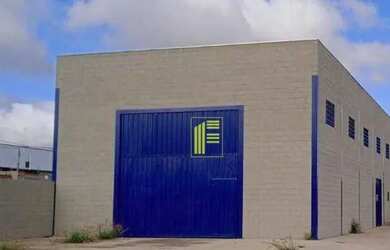 Imagem: O depósito possui 4 Vagas na garagem, 253m² de Área, Imóvel