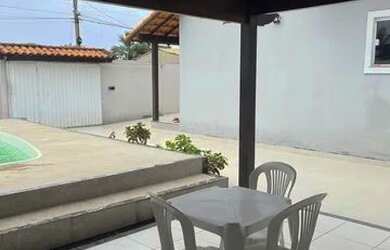 Imagem: A casa possui 2 Dormitórios, 2 Banheiros, 3 Vagas na garagem