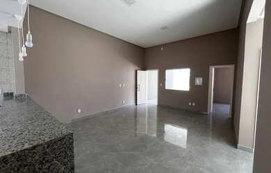 Imagem: A casa em condomínio possui 3 Dormitórios, 2 Banheiros, 2