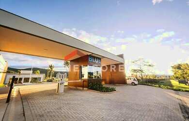 Imagem: A casa em condomínio possui 3 Dormitórios, 3 Banheiros, 3