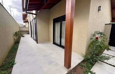 Imagem 4: Casa Térrea de Condomínio para aluguel em Atibaia, 270m² de área total...