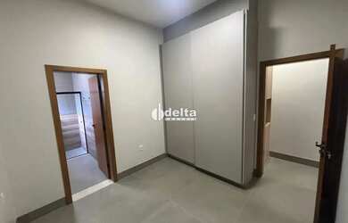Imagem 13: Casa residencial em condomínio com 3 quartos sendo 1 suíte disponível...