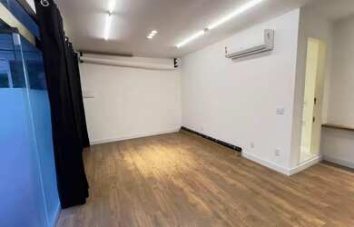 Imagem: O depósito possui 30m² de Área e está localizado em Leblon