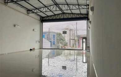 Imagem: O depósito possui 4 Vagas na garagem, 236m² de Área e Imóvel