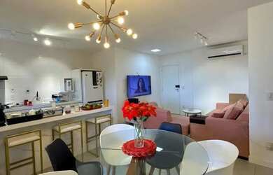 Imagem: O apartamento possui 2 Dormitórios, 2 Banheiros, 2 Vagas na