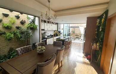 Imagem: A casa em condomínio possui 4 Dormitórios, 3 Banheiros, 2