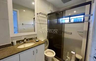 Imagem: O apartamento possui 3 Dormitórios, 2 Banheiros, 2 Vagas na