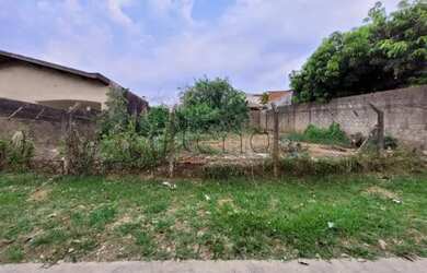 Imagem: O terreno à venda possui e está localizado em Parque Jambeiro