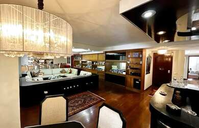 Imagem: O apartamento possui 4 Dormitórios, 5 Banheiros, 3 Vagas na