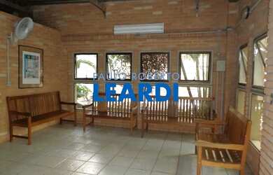 Imagem: O depósito possui 4 Vagas na garagem, 1.340m² de Área e