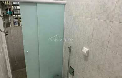 Imagem: O apartamento possui 2 Dormitórios, 1 Banheiro e 77m² de Área