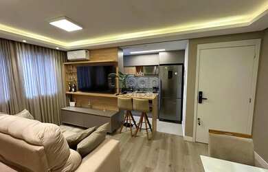 Imagem: O apartamento possui 2 Dormitórios, 1 Banheiro, 1 Vaga na garagem