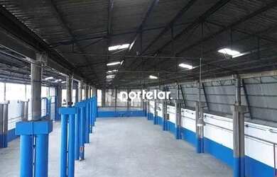 Imagem: O depósito possui 5 Vagas na garagem e 2039m² de Área e está