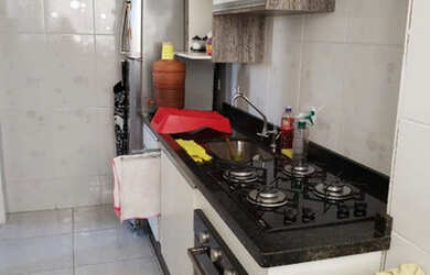 Imagem: O apartamento possui 2 Dormitórios, 1 Banheiro, 1 Vaga na garagem