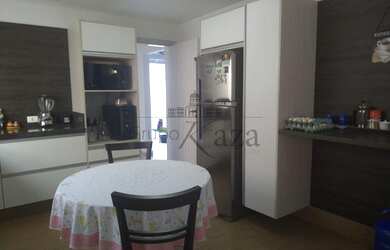 Imagem 8: Casa de condomínio sobrado para venda possui 240 metros quadrados com 3 quartos