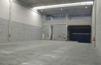 Imagem: O depósito possui 1025m² de Área e está localizado em Piraporinha